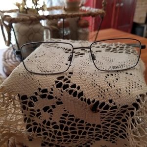 FLEXON  LARSEN FRAME TITANIUM ALLOY.